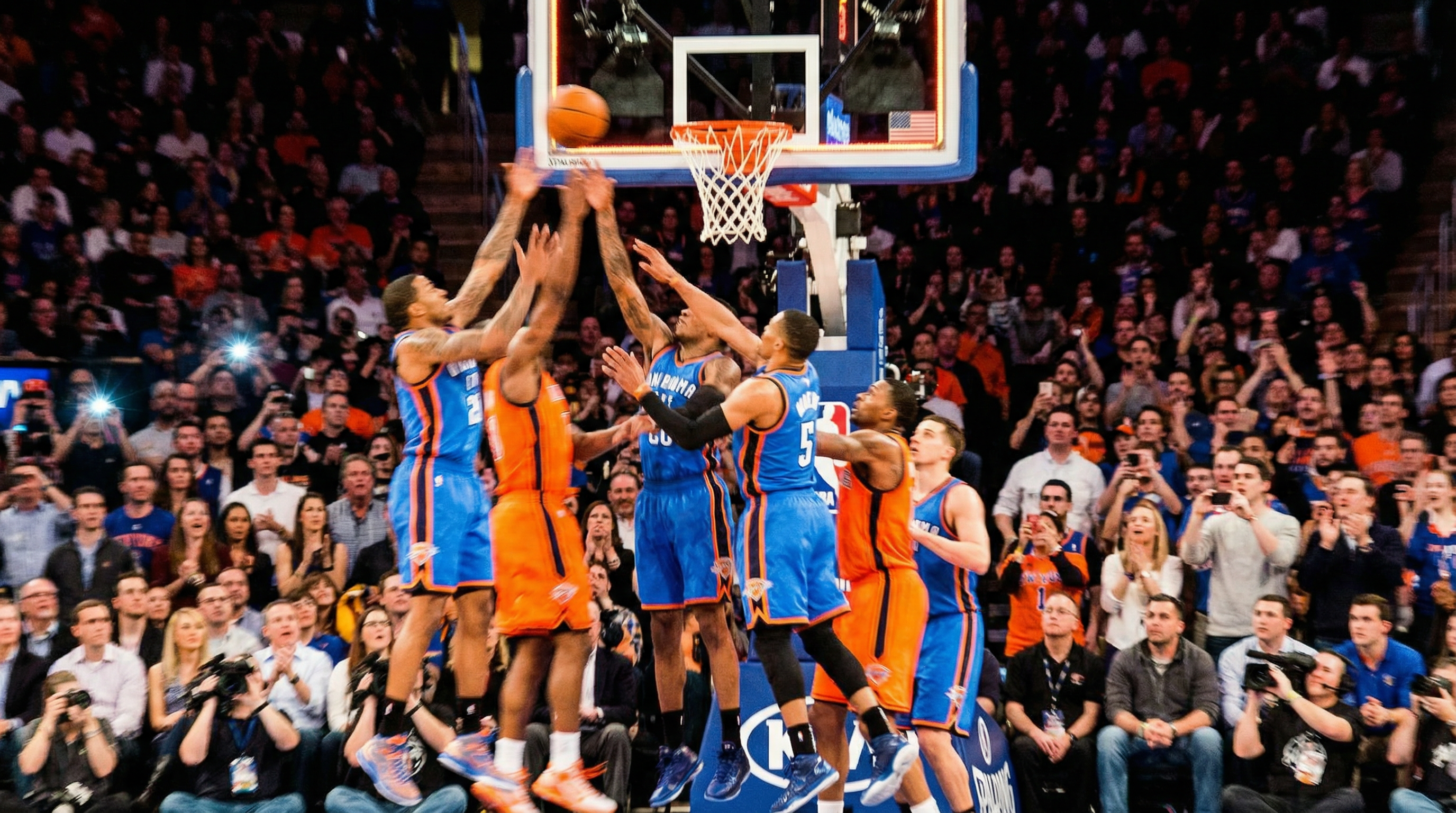 篮球比赛精彩扣篮瞬间